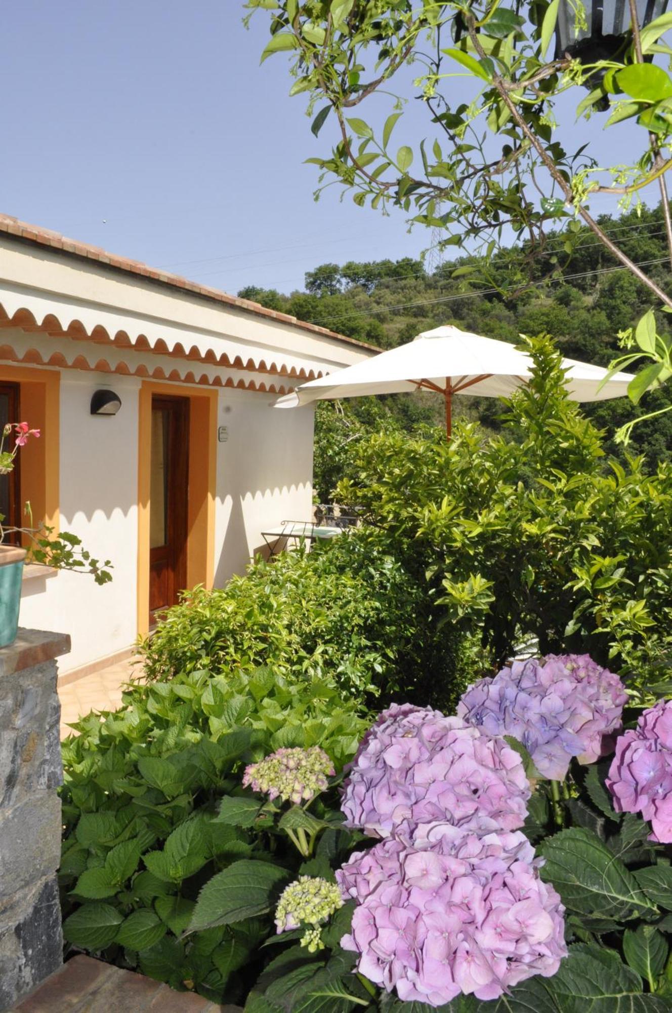 Hotel Borgo San Francesco Gioiosa Marea Exterior foto