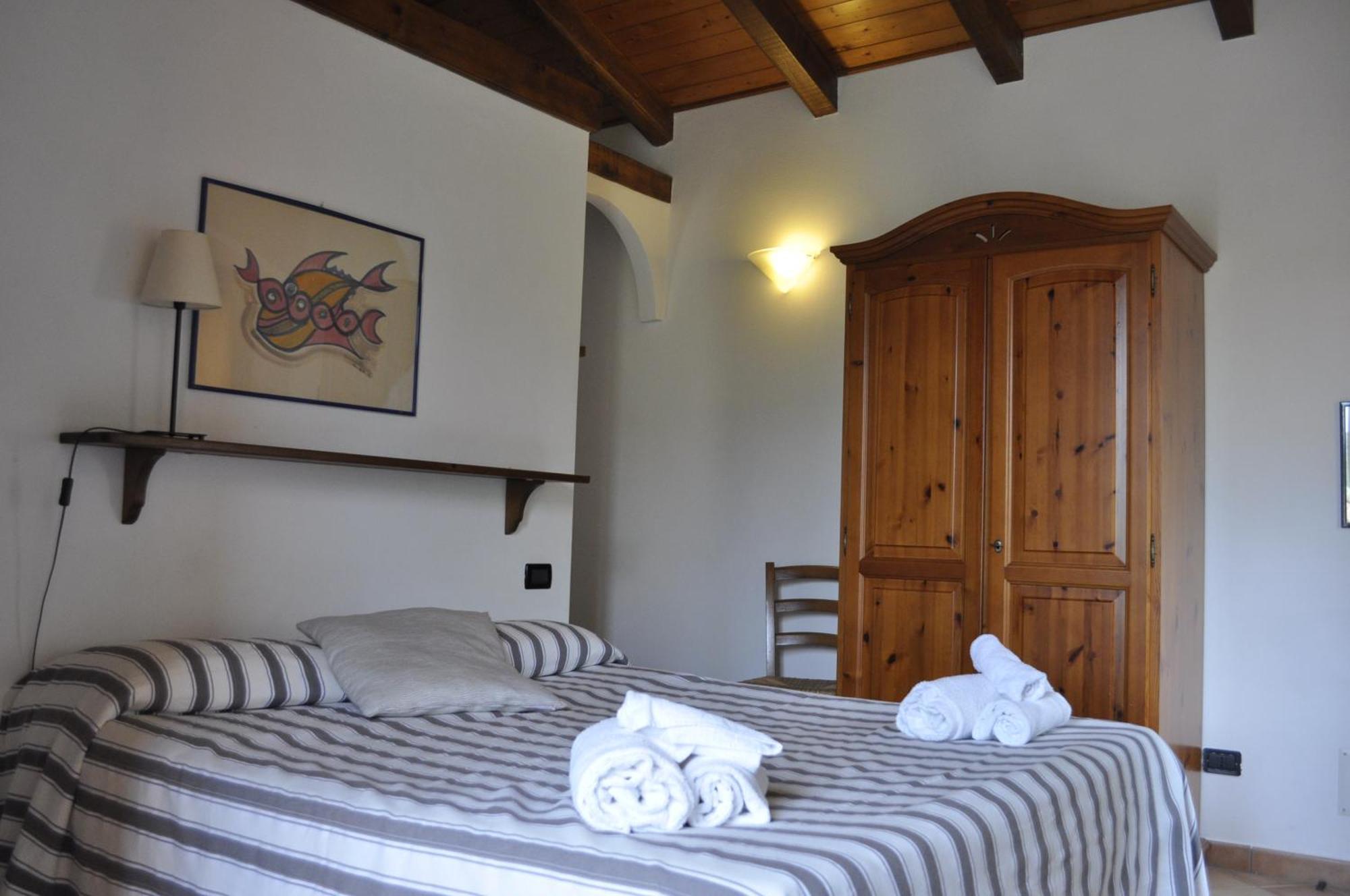 Hotel Borgo San Francesco Gioiosa Marea Exterior foto