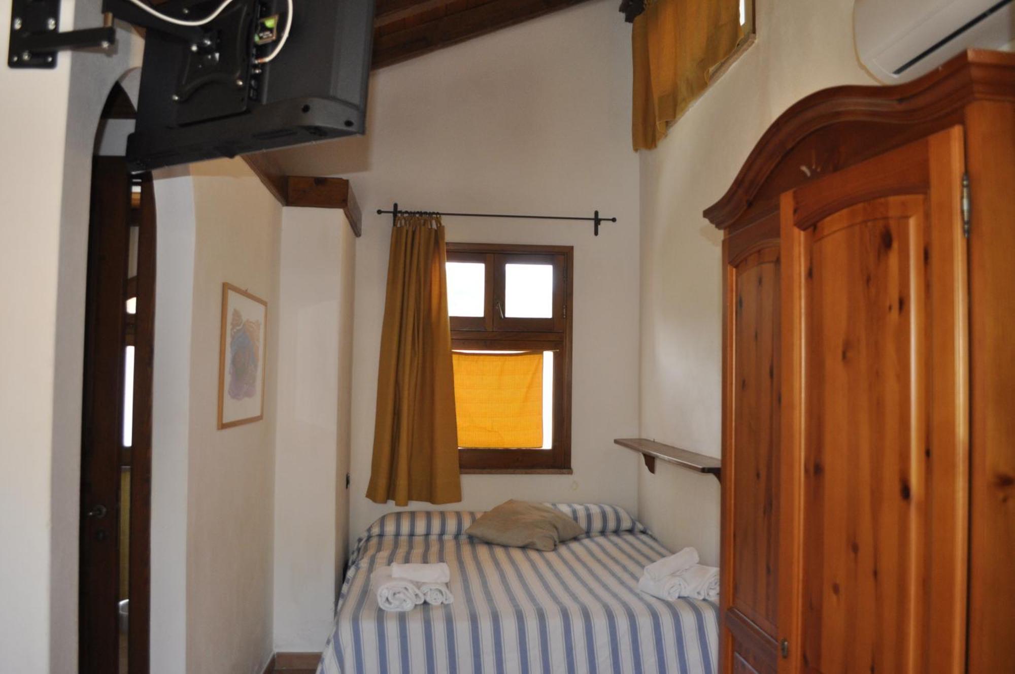 Hotel Borgo San Francesco Gioiosa Marea Habitación foto